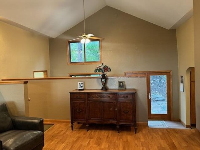 Building Photo - $2400 - 5 Bedroom, 2 Bath Home - Great Downtown Location and Views!!