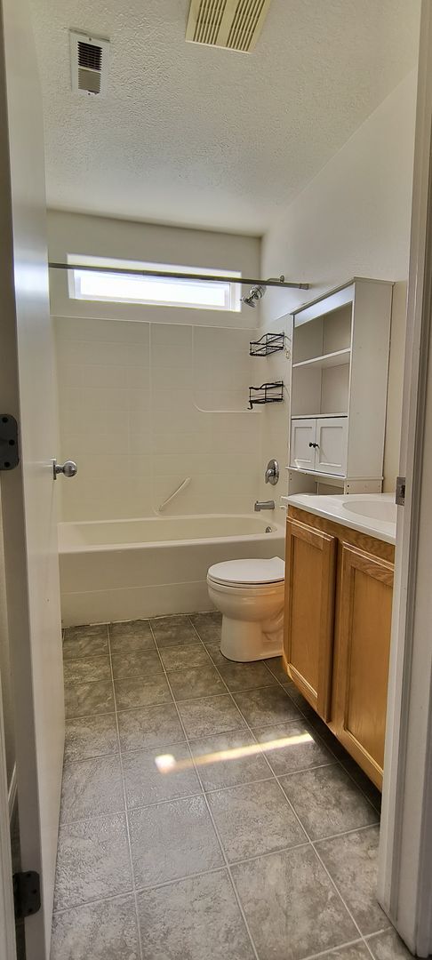 Building Photo - 3 bedroom 2 bath duplex in lamplight by Iron Springs Elementary, 2 car garage!