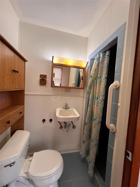 Building Photo - 941 E 52nd St