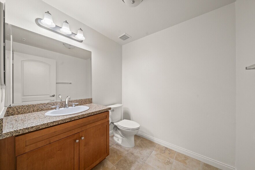 Building Photo - 360 W Ave 26 Ave