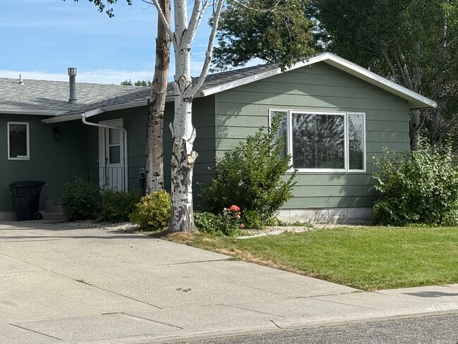 Building Photo - 3091 Saint Johns Ave