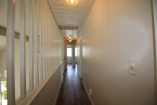 Building Photo - 9405 Salinger St