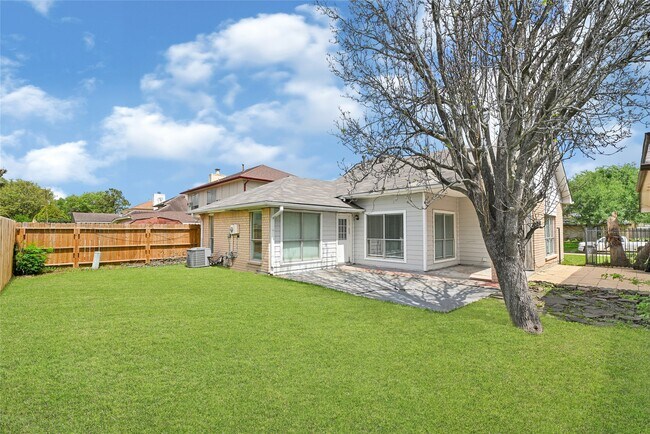 Building Photo - 12322 Meadow Ridge Dr