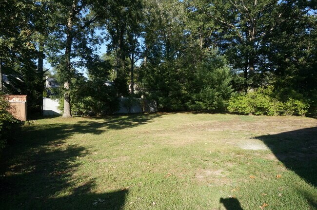 Building Photo - 28 Belmont Dr