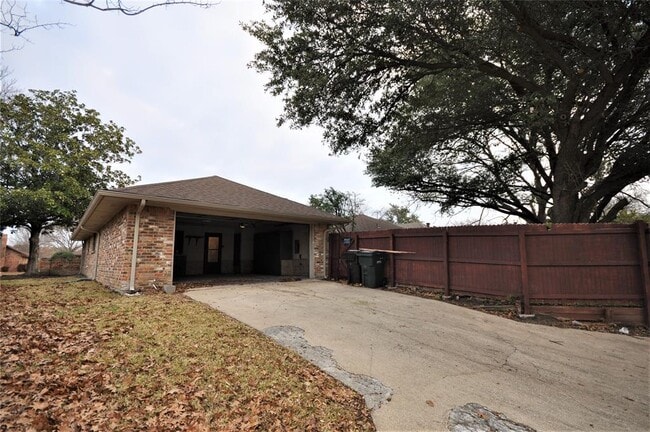 Building Photo - 1904 Papeete Dr