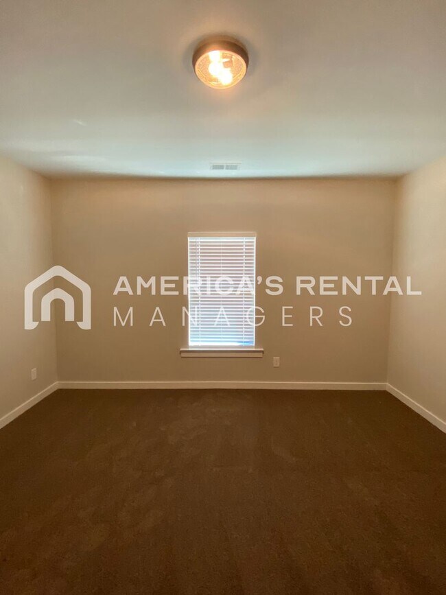 Building Photo - Home for Rent in Brookwood ... Available to View Now!!!