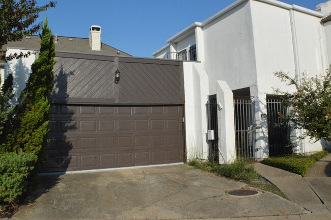 Primary Photo - 4508 Medinah Pl