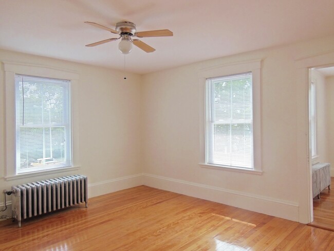 Building Photo - 90 Lothrop St