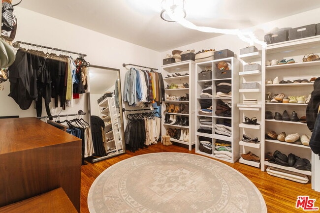 Building Photo - 428 N Harper Ave