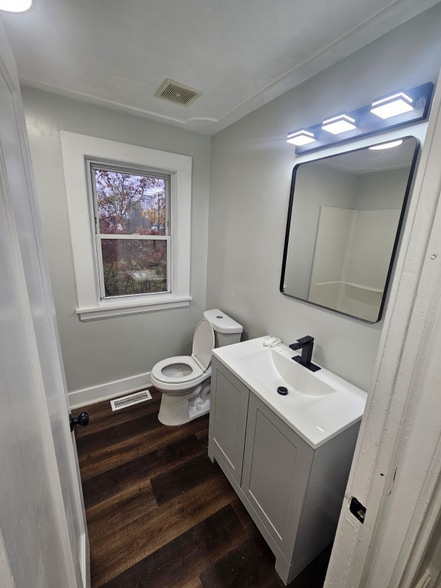 Building Photo - 5171 Charles St