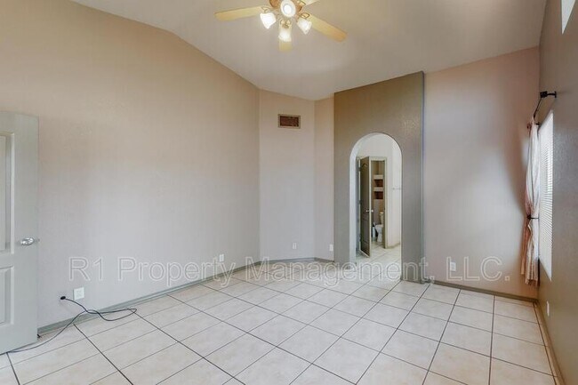 Building Photo - 745 Valley Meadows Dr