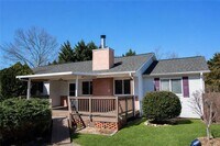Building Photo - 1825 Skyline Dr