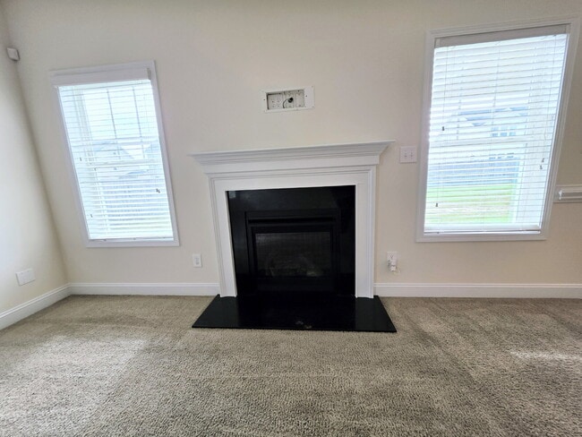 Building Photo - Beautiful Wilmington Floor Plan In Wedgefi...