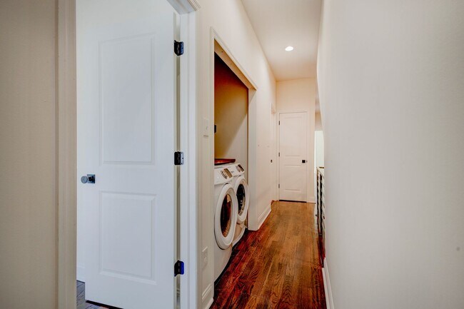 Building Photo - Newly Renovated 6 Bedrooms / 4 Bathrooms at Norris St