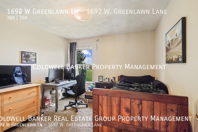 Building Photo - 1692 W Greenlawn Ln
