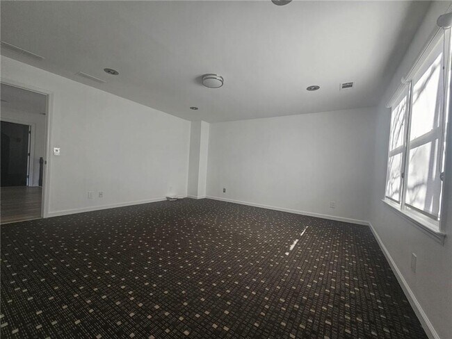 Building Photo - 526 Coopers Pond Dr