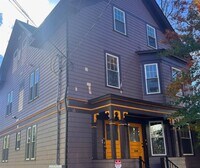 Building Photo - 42 Oak St