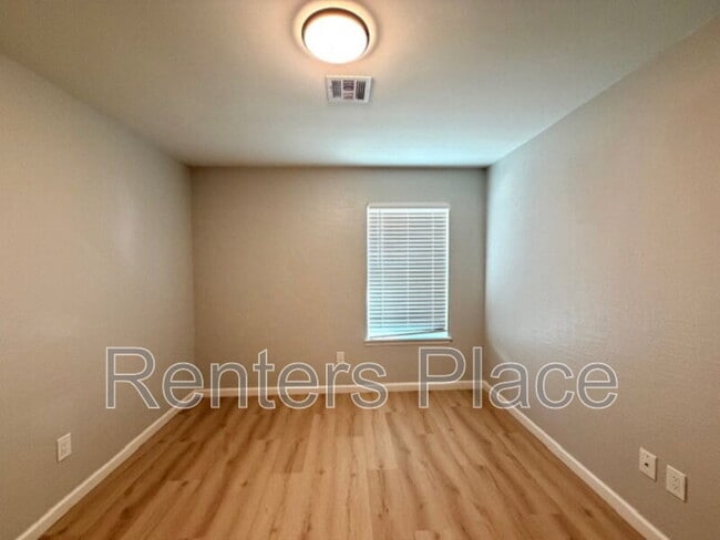 Building Photo - 1804 S Gardenia Ave