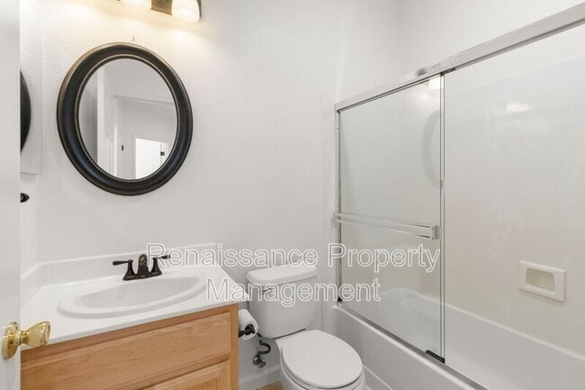 Building Photo - 4182 Glenwood Terrace