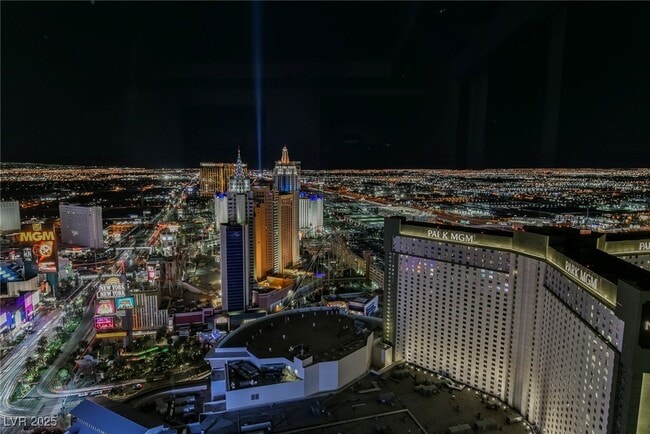 Building Photo - 3750 S Las Vegas Blvd