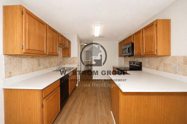 Building Photo - 316 Crowe Dr