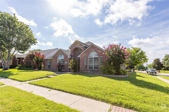 Building Photo - 2950 Goldenwave St