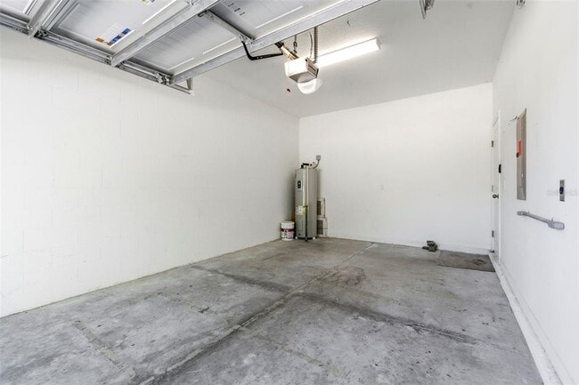 Building Photo - 16948 Storyline Dr