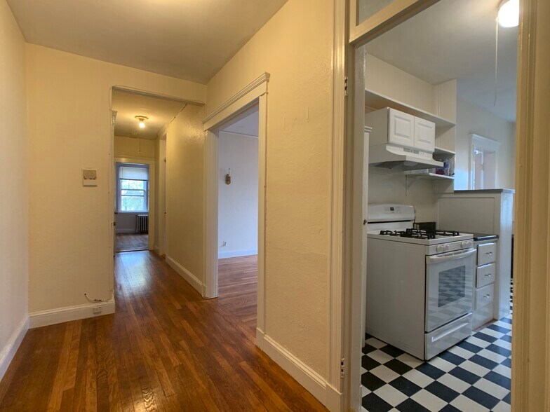 Building Photo - 1945 Commonwealth Ave