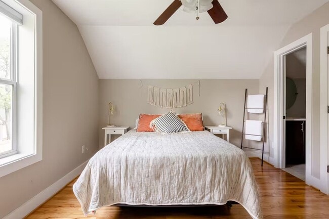 Building Photo - Ideal West Nashville Location!