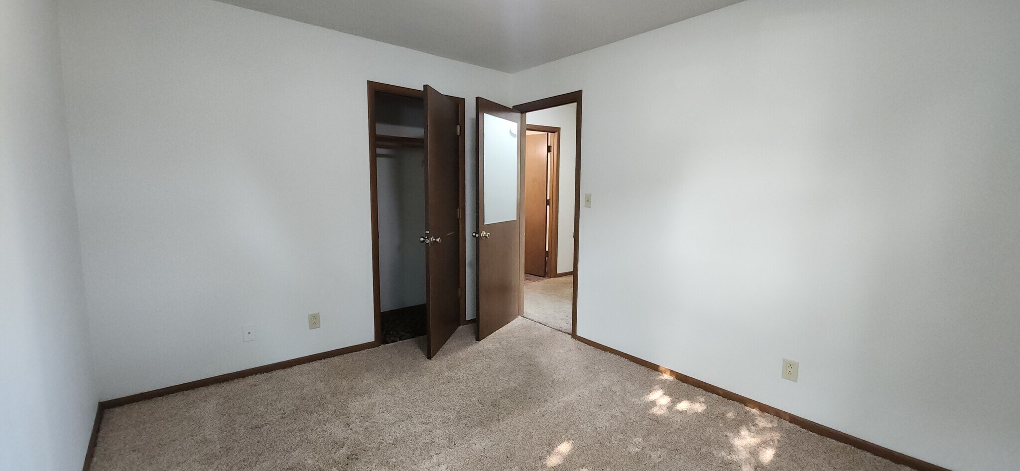 Building Photo - 926 17th St S