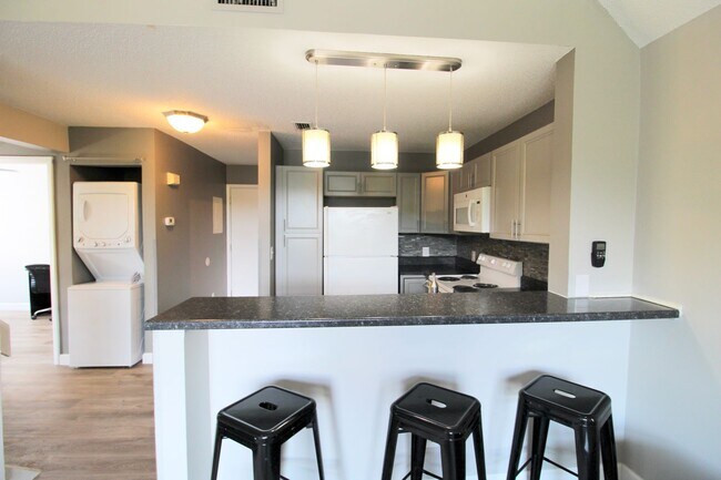 Building Photo - 1348 Hunters Rd