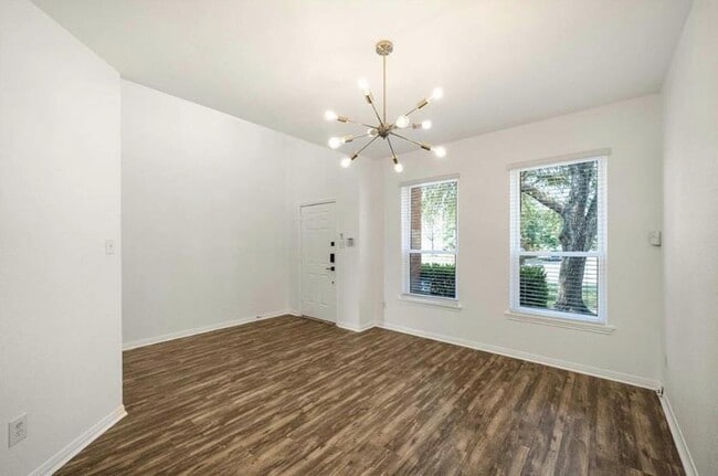 Building Photo - 2507 Eastwood Ln