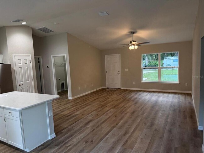 Building Photo - 14851 SE 35th Ct