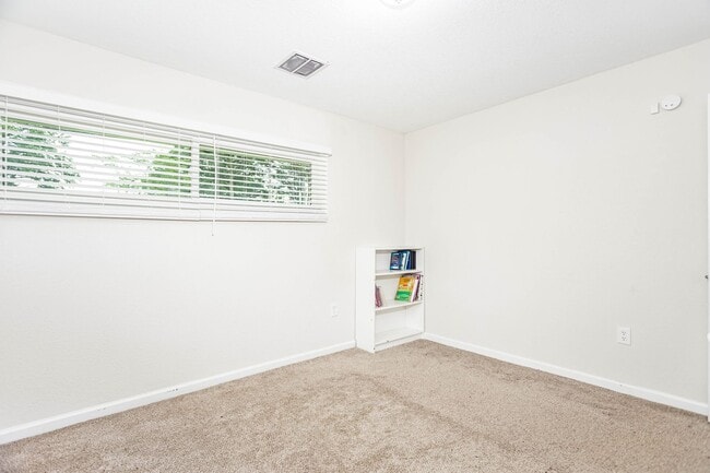 Building Photo - Norfolk Updated Home