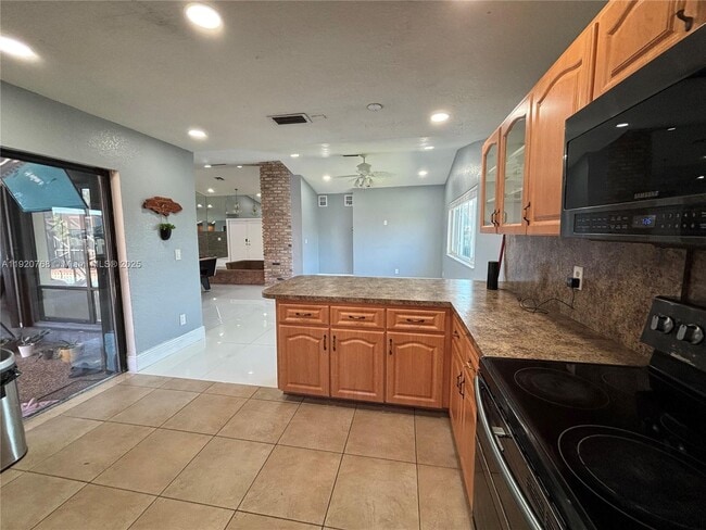 Building Photo - 7099 NW 48th Ct