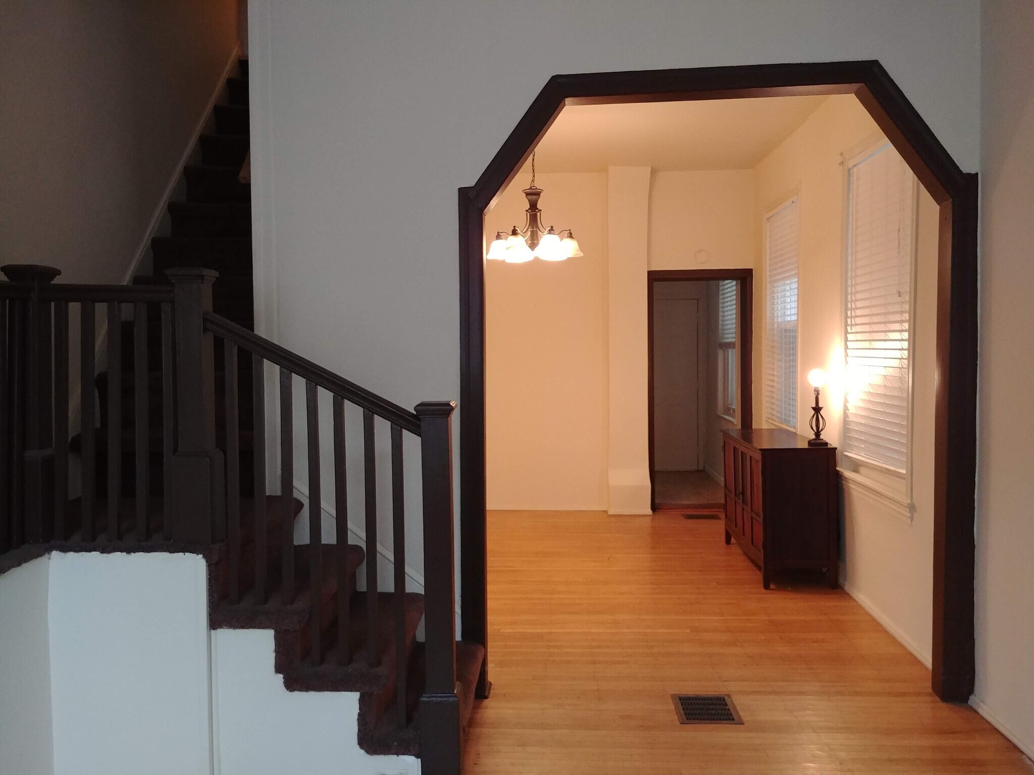 Building Photo - 982 N Randolph St