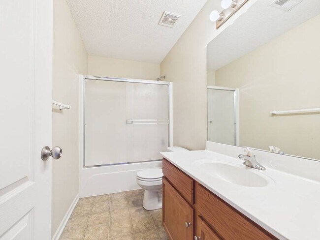 Building Photo - 703 Iron Horse Dr