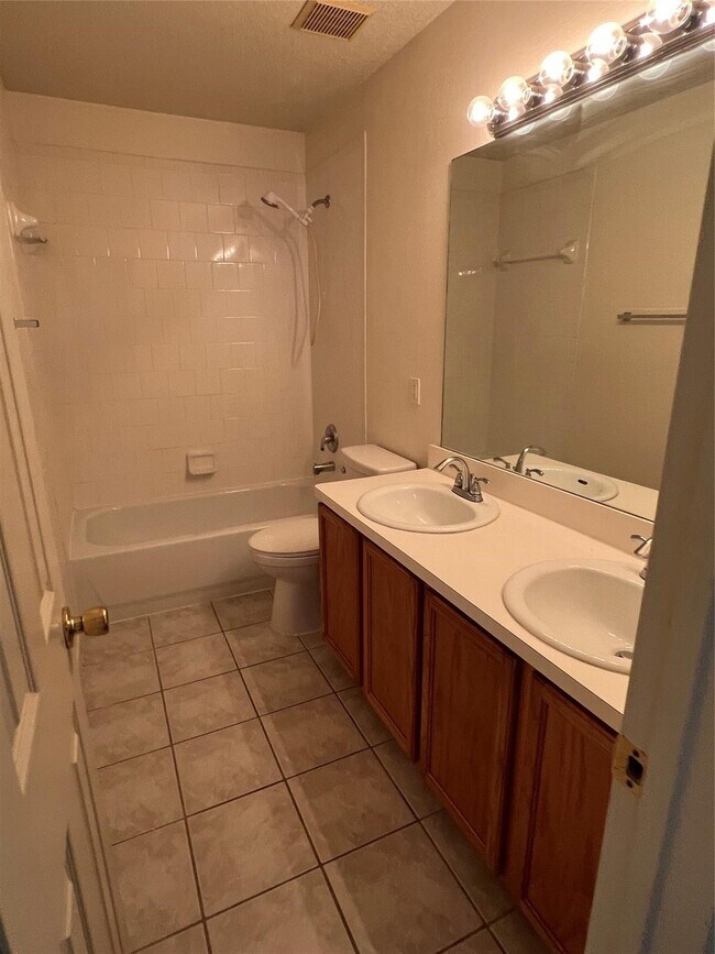 Building Photo - 4823 Dark Canyon Ct