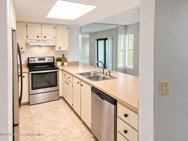 Building Photo - 515 Landings Way
