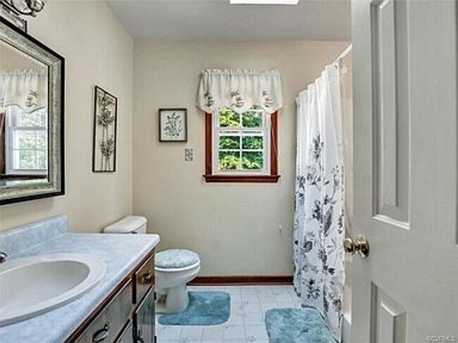 Building Photo - 3 Bed 2.5 bath Deer Run Subdivision-Chesterfield