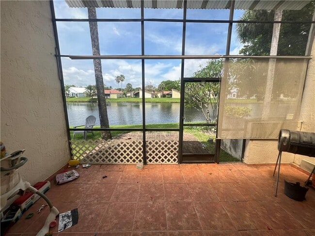 Building Photo - 211 NW 45th Ave