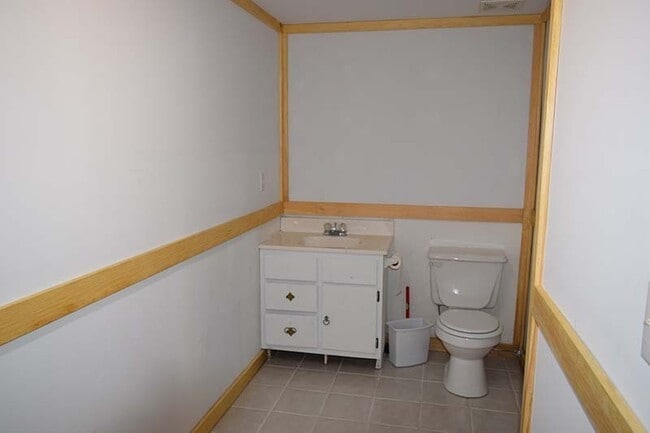 Building Photo - Sugar Mountain Cabin Home! Large, Finished Basement!