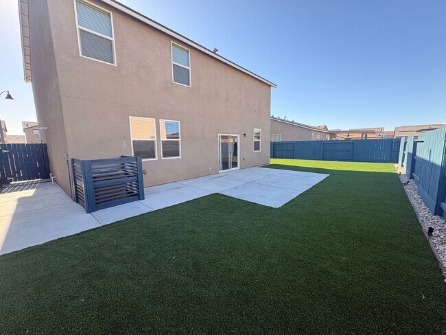 Building Photo - Beautiful Home for rent in Hanford, Ca