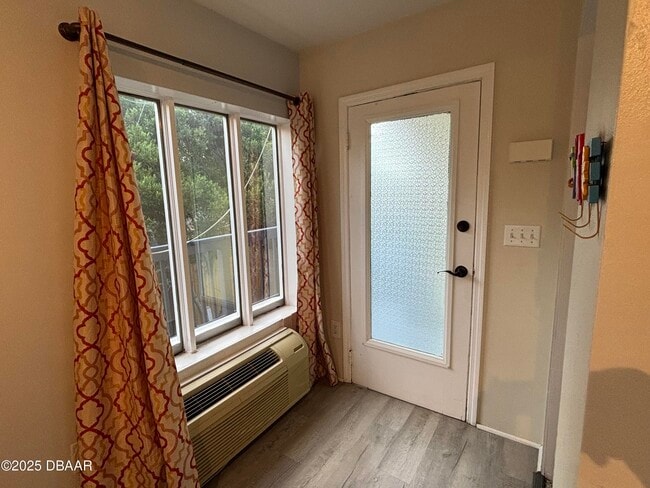 Building Photo - 528 Bostwick Ave