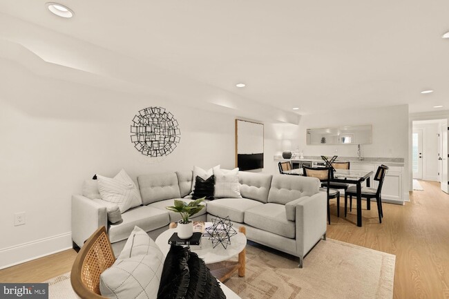 Building Photo - 4830 8th St NW