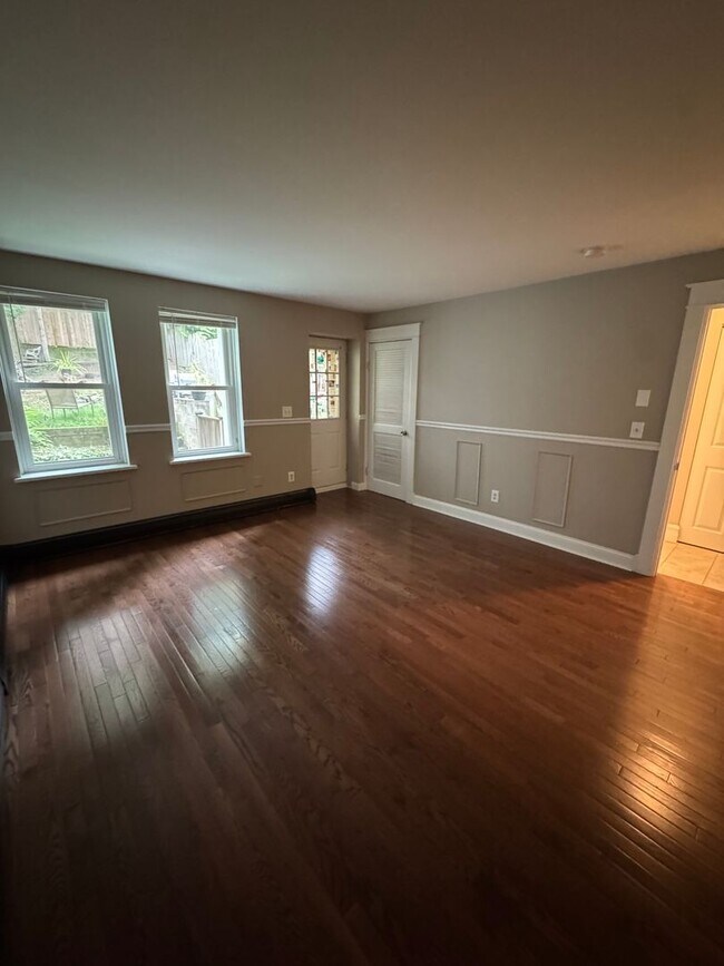 Building Photo - 308 Hudson Ave