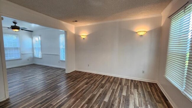 Building Photo - 1585 Devon Way