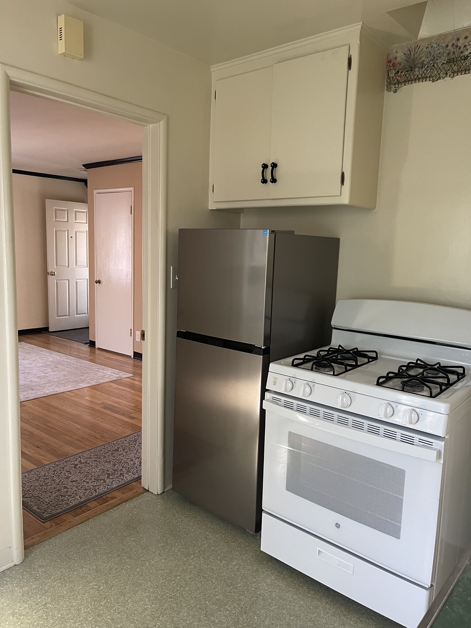 Building Photo - 1431 1/2 N Allen Ave