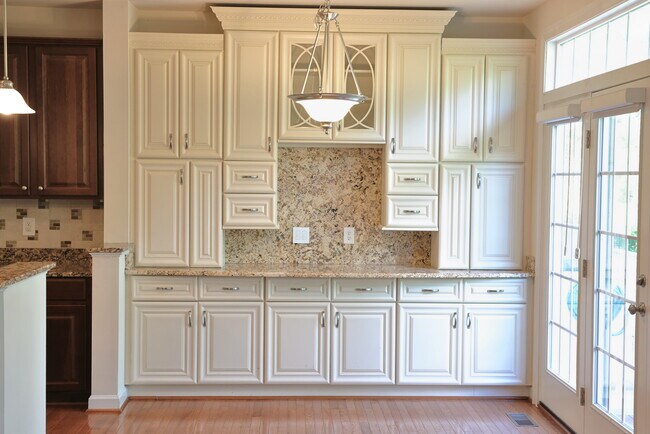 Butler's Pantry #1 - 18 Sharpstead Ln