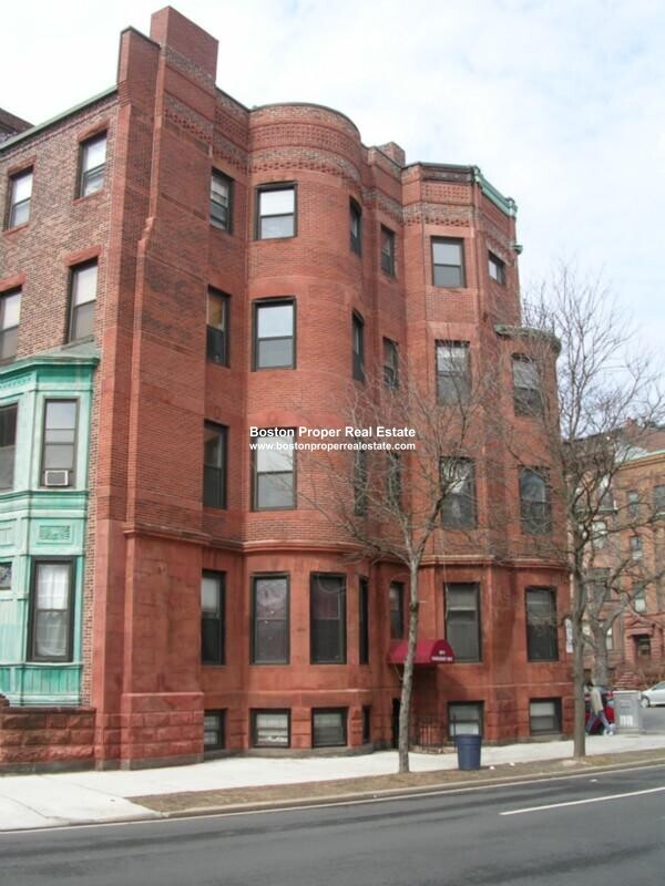 Building Photo - 583 Beacon St